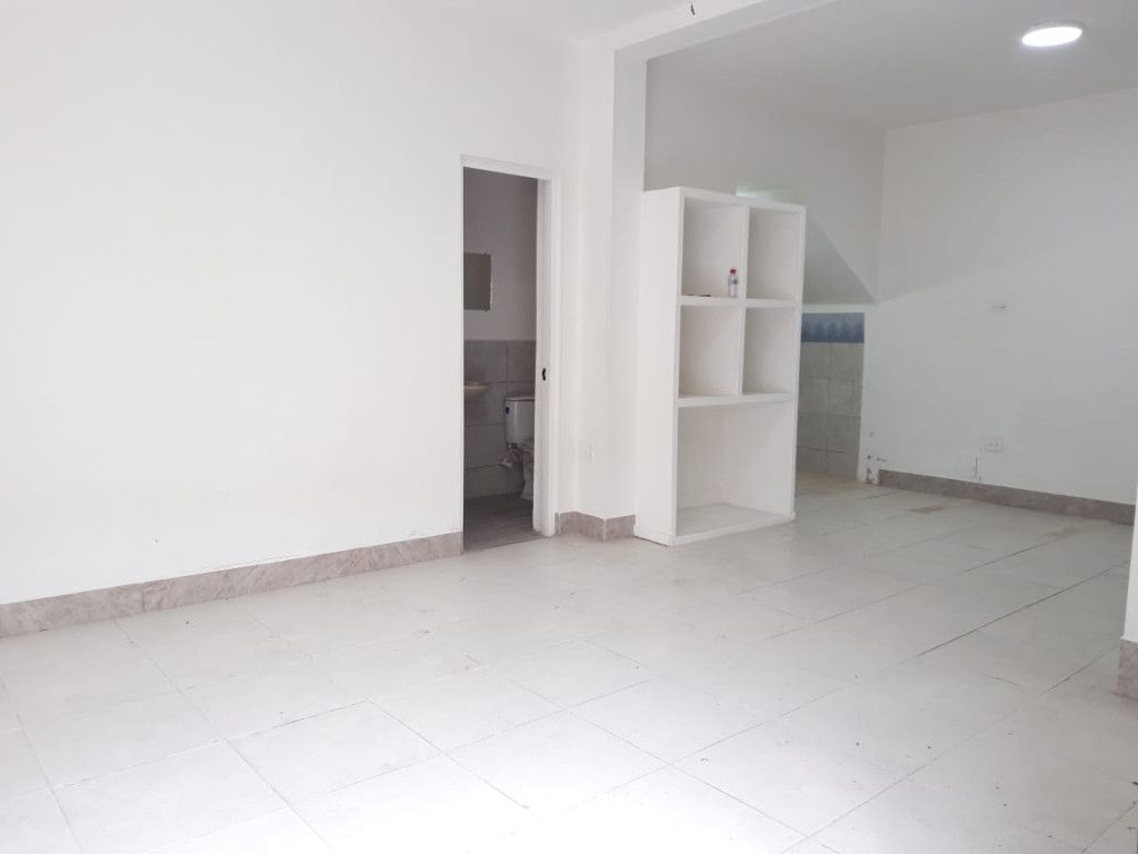 Local en arriendo Antioquia Envigado Zona Centro 28 m2 Habitaciones 0 Baños 1 Garajes 0 Precio $3000000