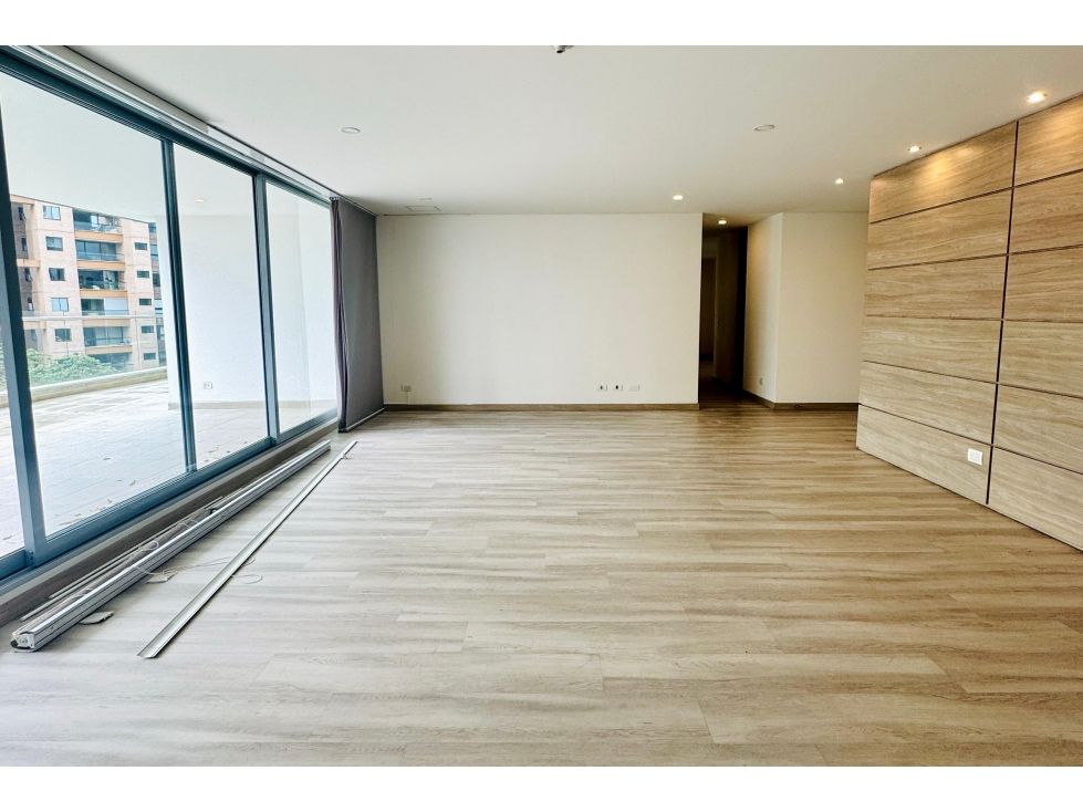 Apartamento en arriendo Antioquia Medellín San Antonio De Prado 250 m2 Habitaciones 4 Baños 4 Garajes 2 Precio $11000000