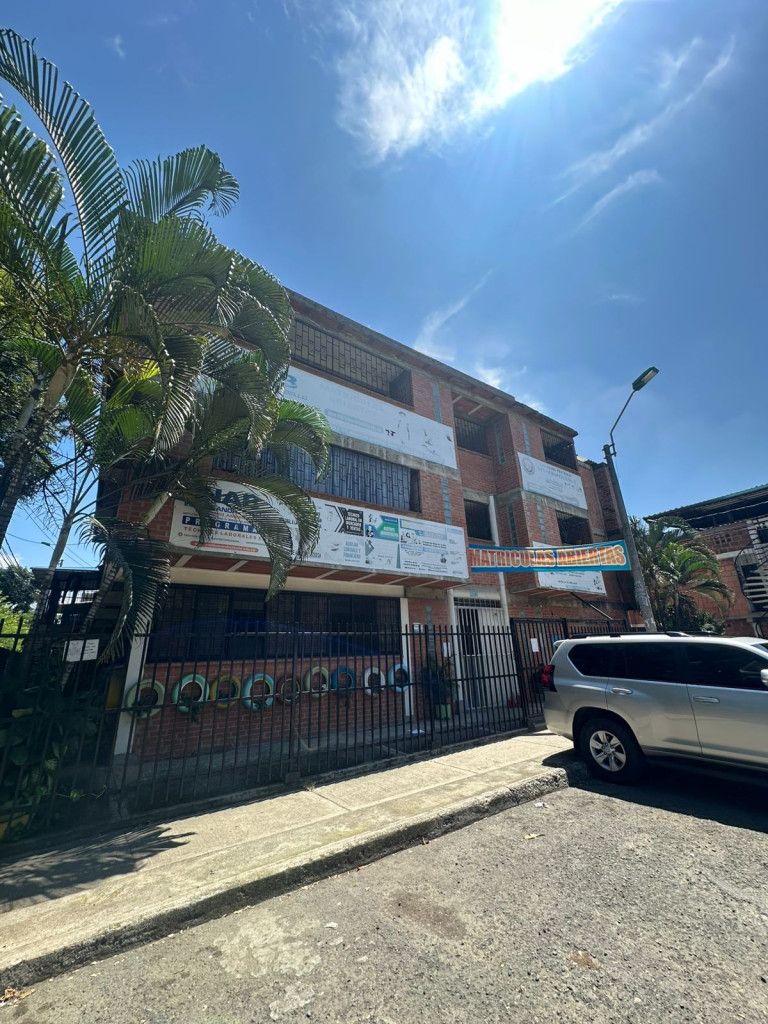 Edificio en venta Valle Del Cauca Cali Valle Grande 203 m2 Habitaciones 12 Baños 6 Garajes 0 Precio $830000000