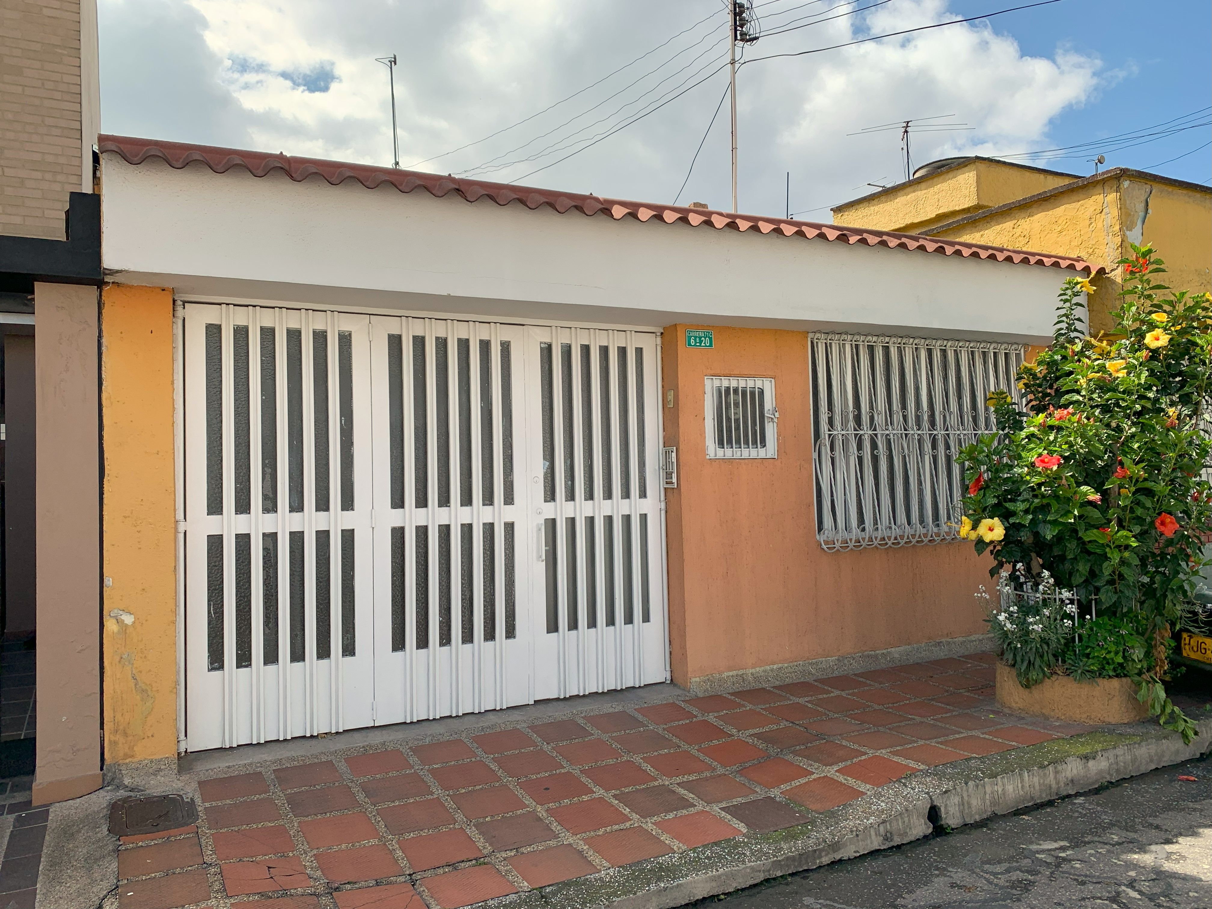 Casa en venta Cundinamarca Bogotá Aloha Sector Sur 220 m2 Habitaciones 6 Baños 3 Garajes 1 Precio $719000000