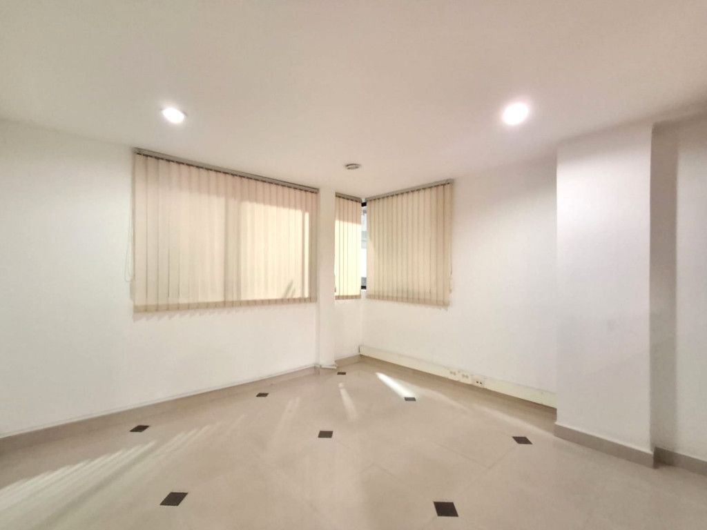 Oficina en arriendo Cundinamarca Bogotá Salazar Gomez 331 m2 Habitaciones 0 Baños 3 Garajes 0 Precio $12000000