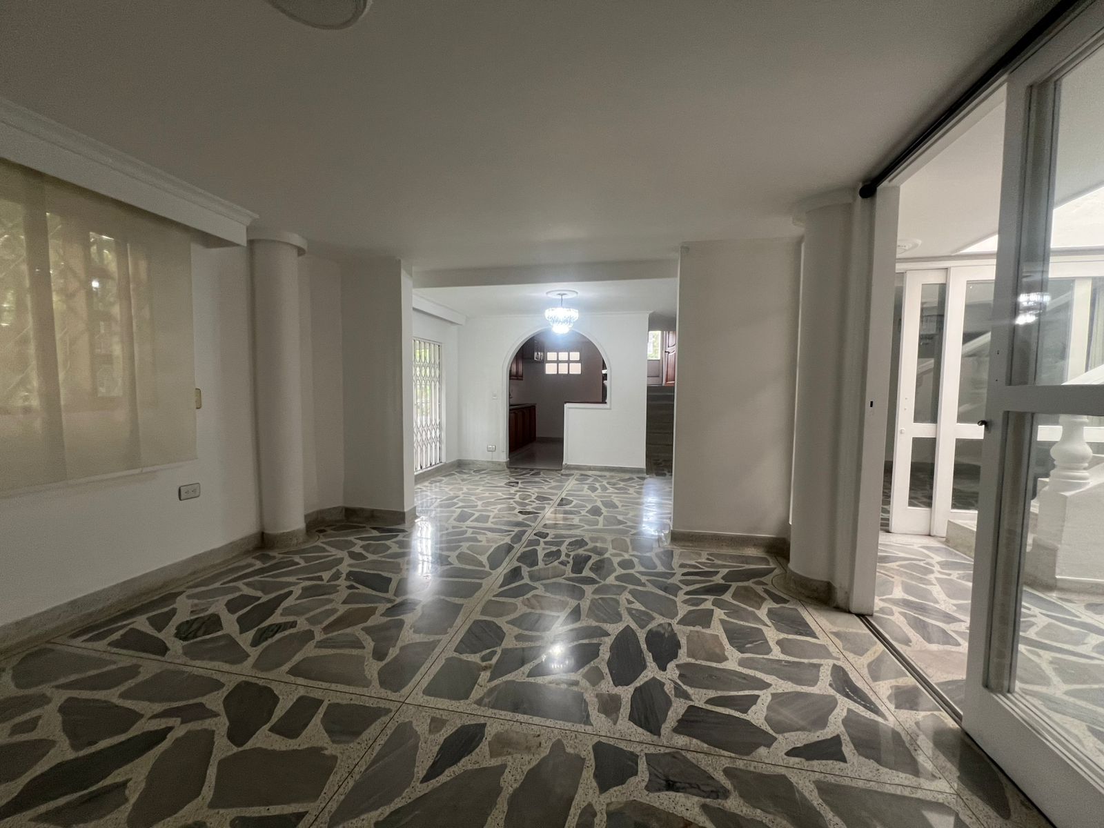 Casa en arriendo Antioquia Envigado El Chocho 240 m2 Habitaciones 4 Baños 3 Garajes 2 Precio $7200000