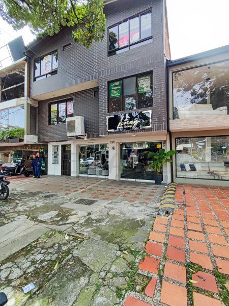 Apartamento en arriendo Antioquia Medellín Miravalle 120 m2 Habitaciones 4 Baños 3 Garajes 0 Precio $3200000