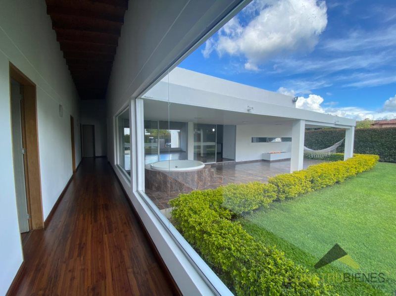 Casa en venta Antioquia Rionegro El Porvenir 1550 m2 Habitaciones 5 Baños 4 Garajes 0 Precio $3480000000