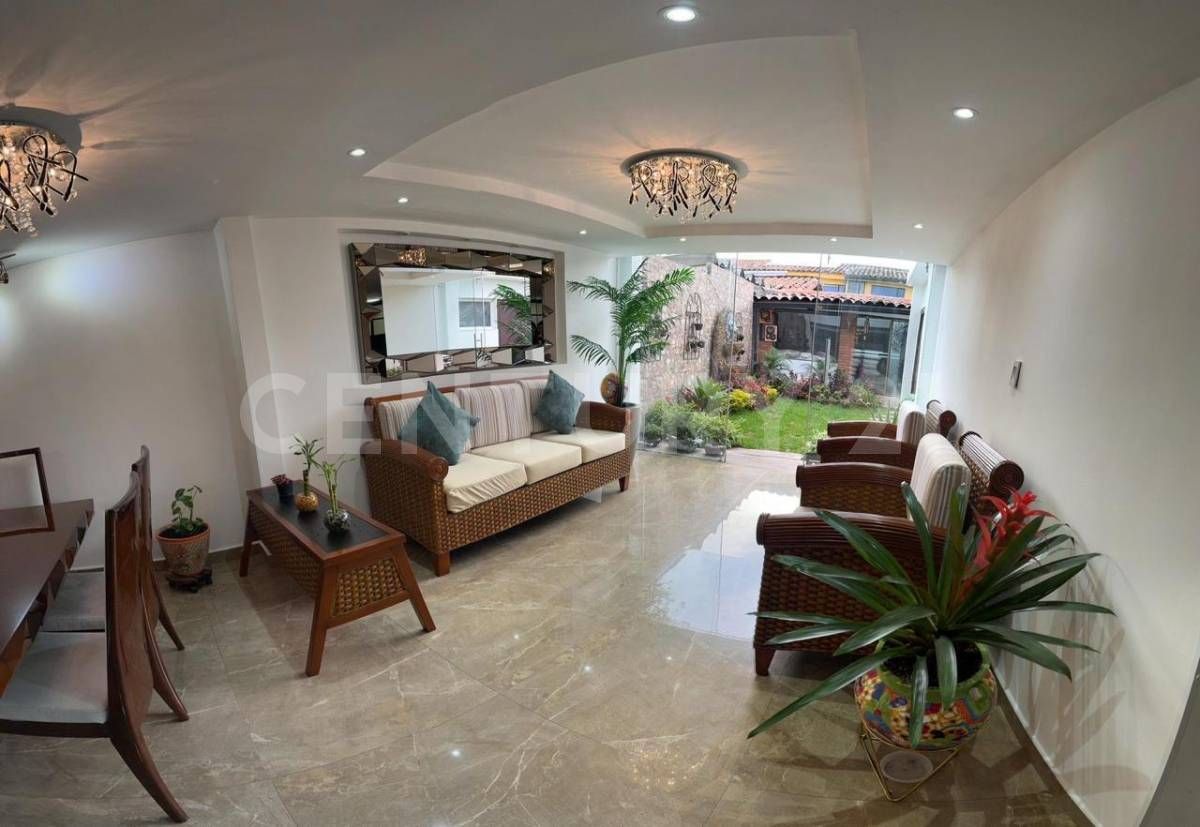 Casa en venta Cundinamarca Bogotá Prado Veraniego Sur 333 m2 Habitaciones 4 Baños 5 Garajes 2 Precio $1100000000