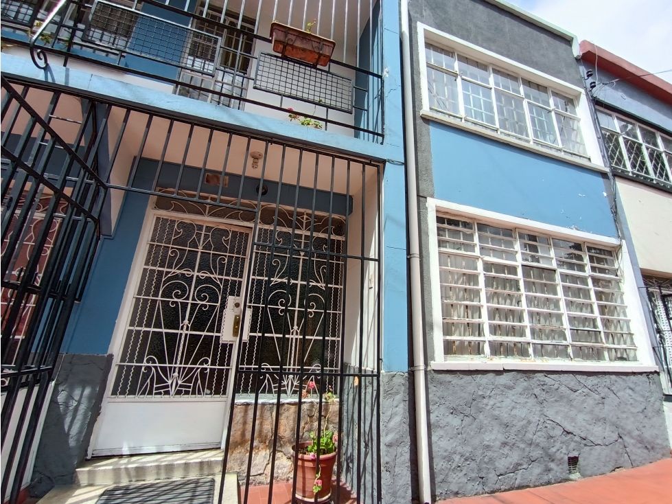 Casa en venta Cundinamarca Bogotá La Soledad 350 m2 Habitaciones 9 Baños 7 Garajes 1 Precio $1250000000