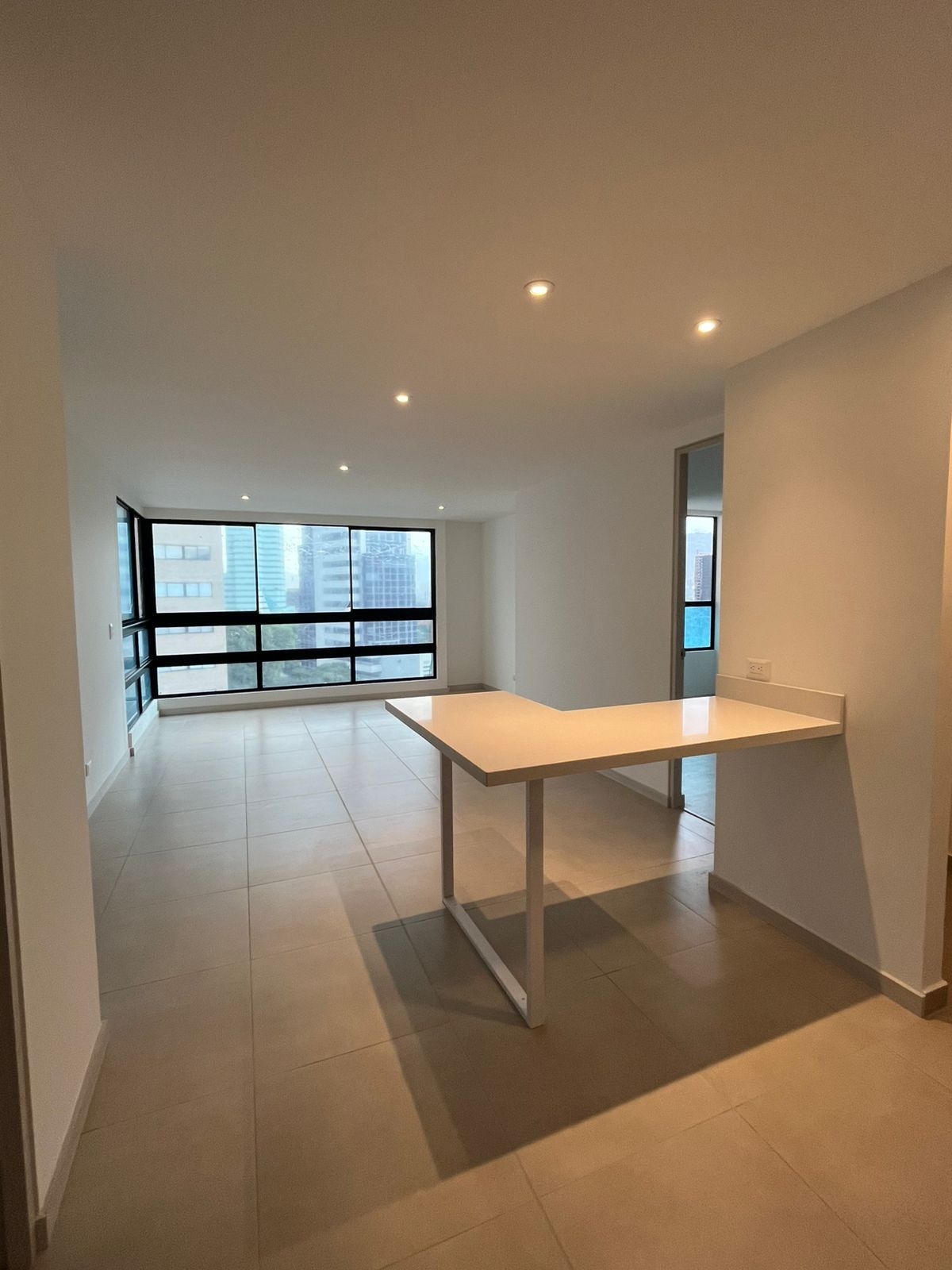 Apartamento en arriendo o venta Antioquia Medellín Castropol 73 m2 Habitaciones 2 Baños 3 Garajes 1 Precio venta $750000000 Precio arriendo $4200000