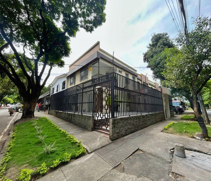 Edificio en venta Valle Del Cauca Cali Guillermo Valencia 560 m2 Habitaciones 9 Baños 11 Garajes 5 Precio $2580000000