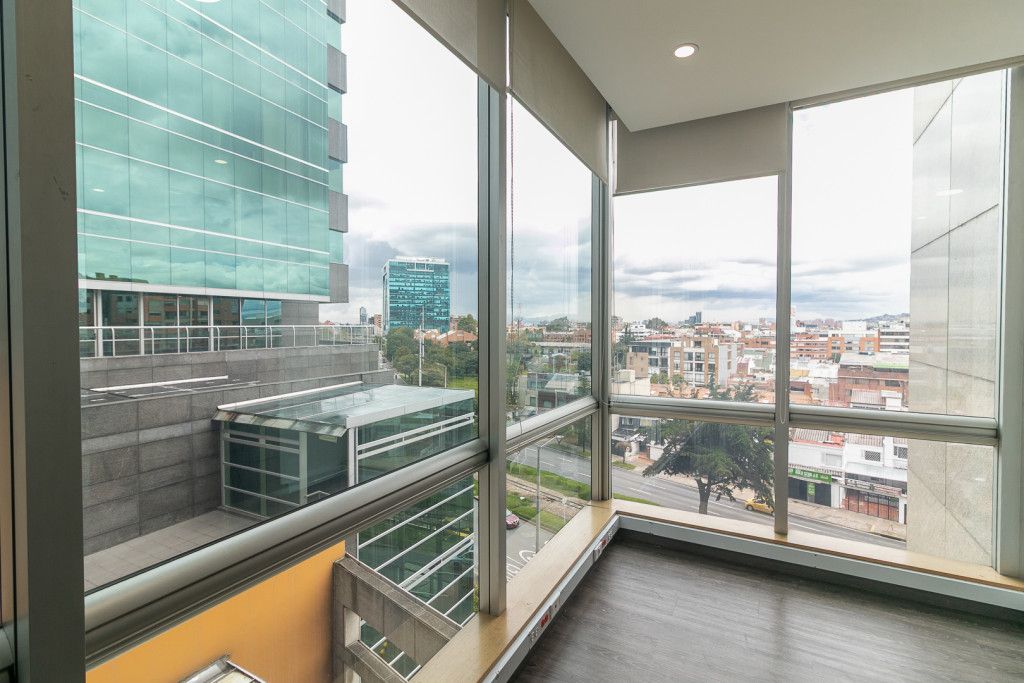 Oficina en arriendo Cundinamarca Bogotá Santa Ana Occidental 143 m2 Habitaciones 0 Baños 1 Garajes 2 Precio $15910979