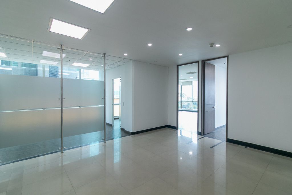 Oficina en arriendo Cundinamarca Bogotá Santa Ana Occidental 143 m2 Habitaciones 0 Baños 1 Garajes 2 Precio $14934756