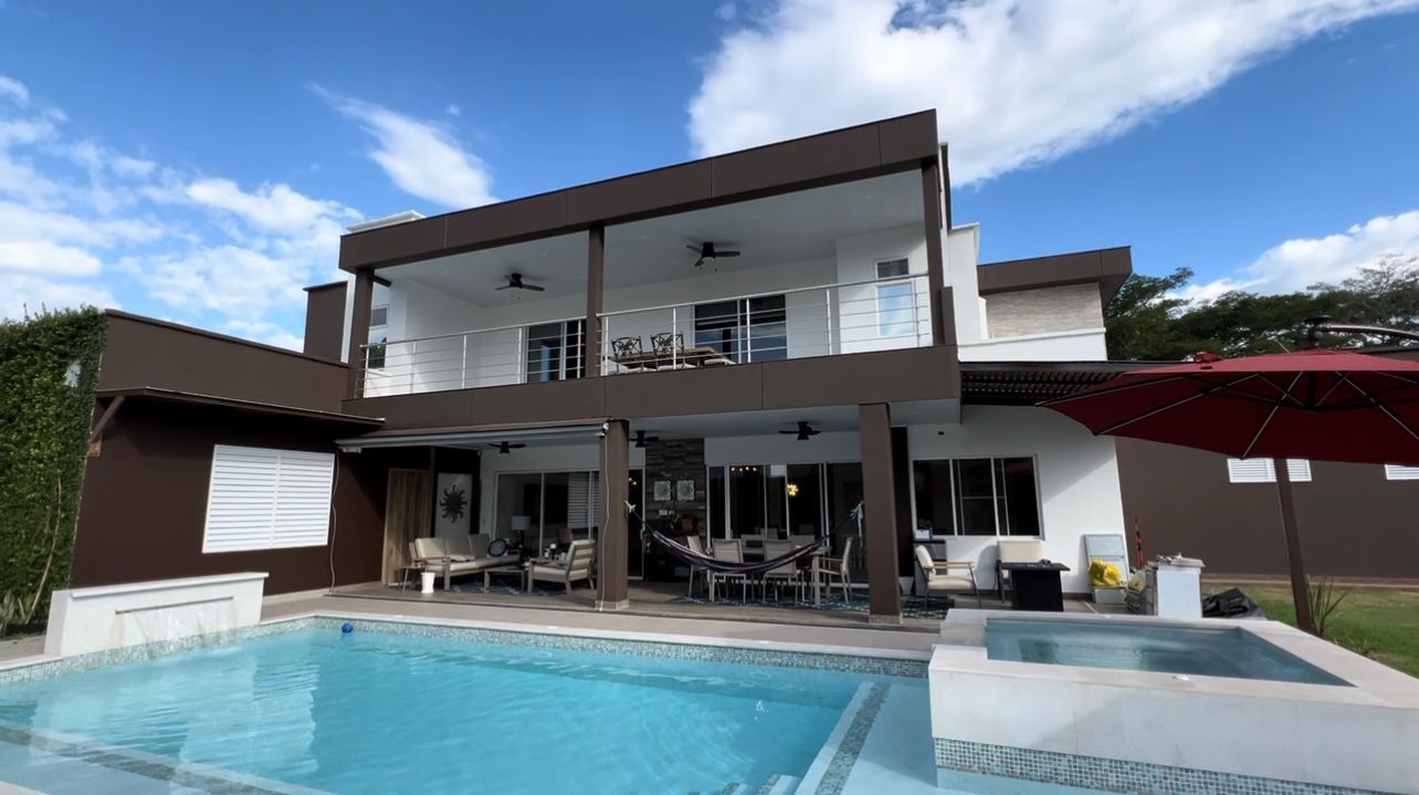 Casa en venta Valle Del Cauca Jamundí Cn Valle Verde 450 m2 Habitaciones 5 Baños 6 Garajes 4 Precio $2000000000