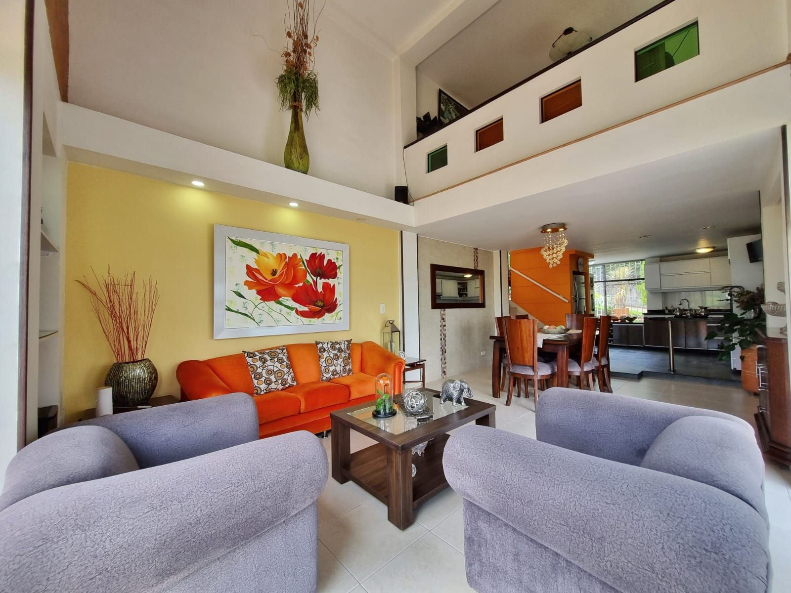 Casa en venta Valle Del Cauca Cali Sector La Luisa Bella Suiza 240 m2 Habitaciones 4 Baños 4 Garajes 4 Precio $1100000000