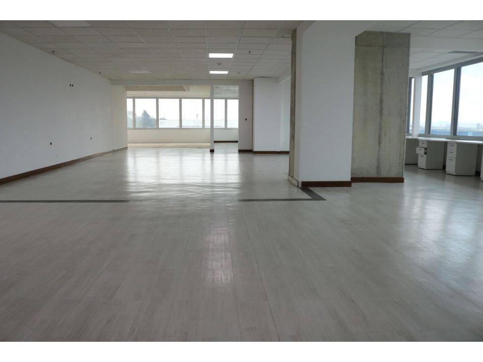 Oficina en arriendo Cundinamarca Bogotá Aeropuerto El Dorado 201 m2 Habitaciones 0 Baños 1 Garajes 4 Precio $15683649