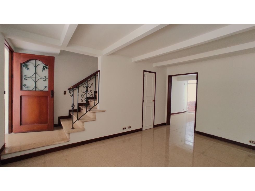 Casa en venta Antioquia Medellín La Candelaria 145 m2 Habitaciones 3 Baños 3 Garajes 2 Precio $750000000