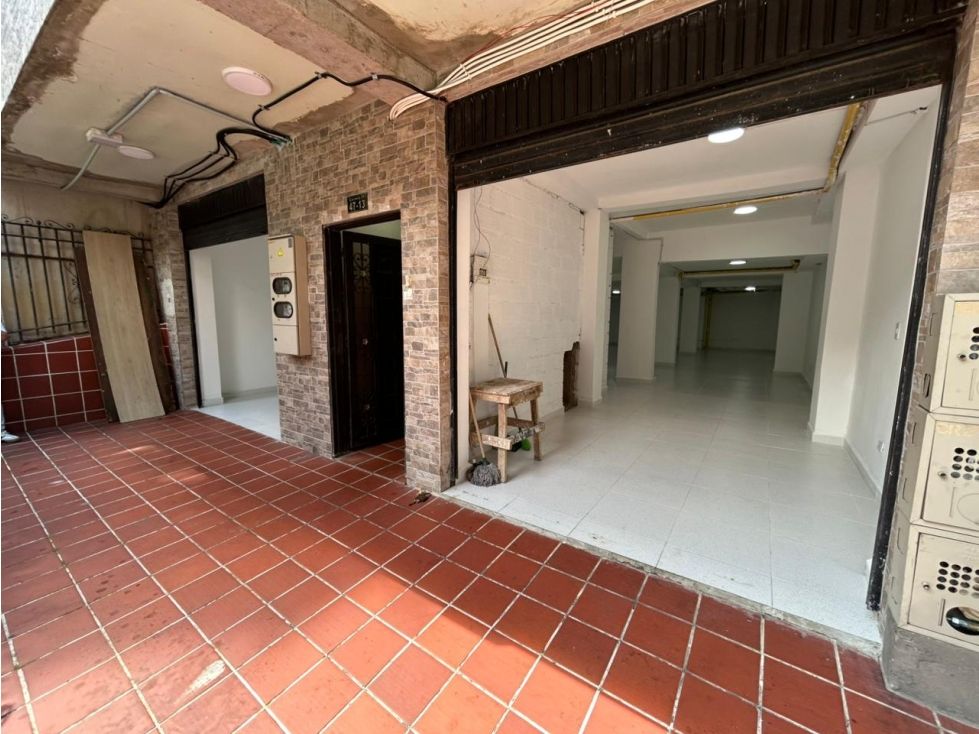 Local en arriendo Antioquia Medellín Miraflores 160 m2 Habitaciones 0 Baños 1 Garajes 0 Precio $8000000