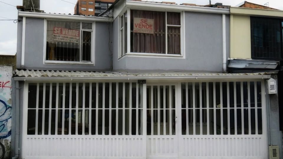 Casa en venta Cundinamarca Bogotá Salazar Gomez 266 m2 Habitaciones 6 Baños 5 Garajes 1 Precio $850000000
