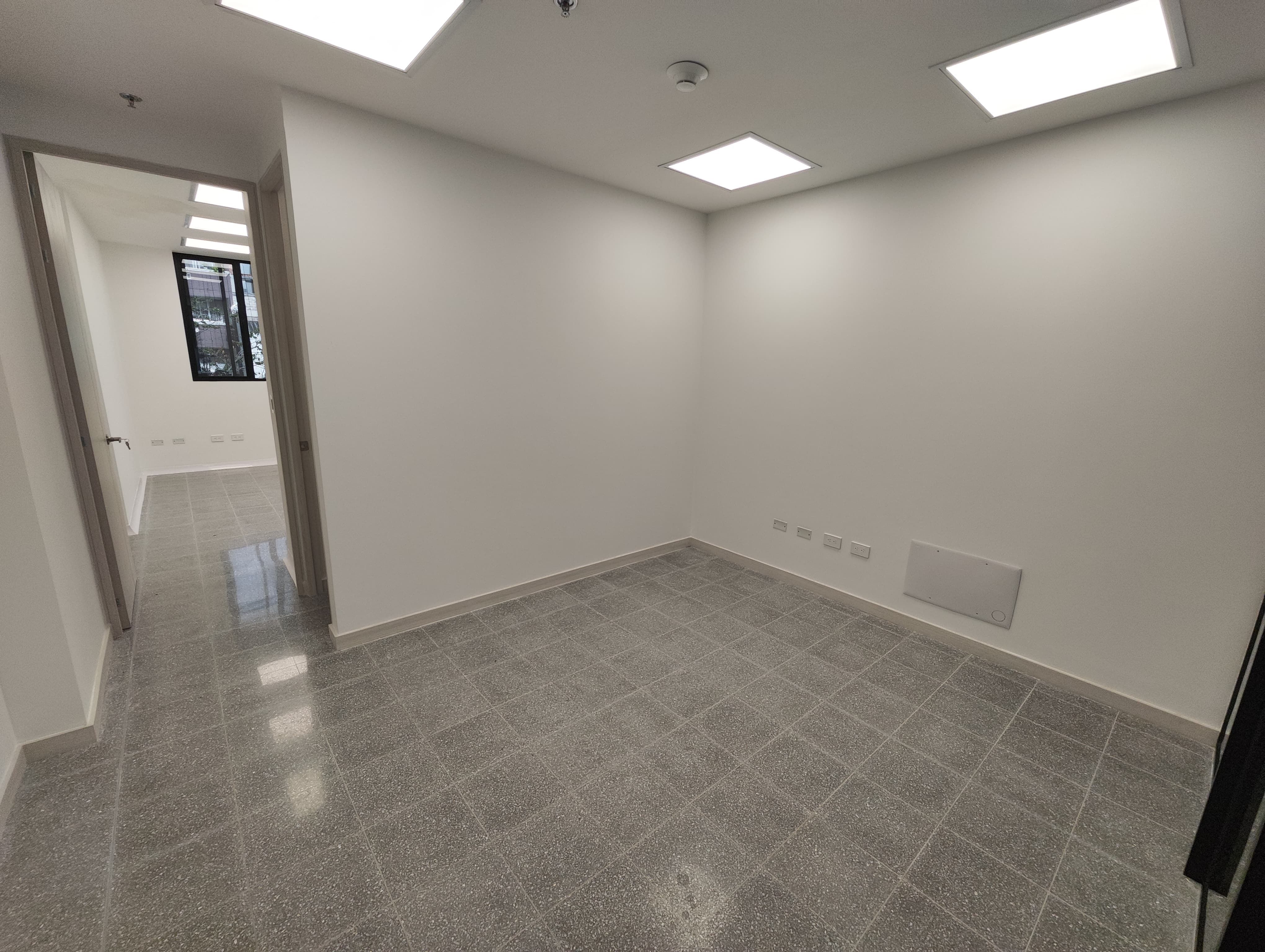 Consultorio en arriendo Antioquia Medellín Florida Nueva 35 m2 Habitaciones 0 Baños 1 Garajes 1 Precio $3500000