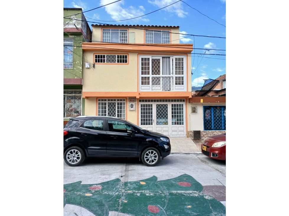 Casa en venta Tolima Ibagué Ub Valparaiso Et Vi 216 m2 Habitaciones 3 Baños 3 Garajes 1 Precio $330000000