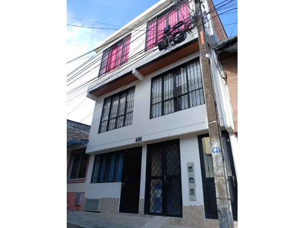 Casa en venta Tolima Ibagué Cd Simon Bolivar Et I 206 m2 Habitaciones 6 Baños 3 Garajes 1 Precio $300000000