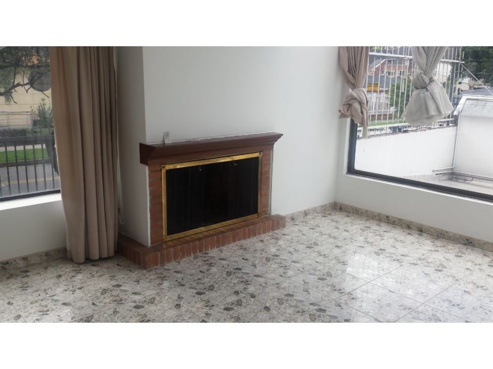 Casa en venta Cundinamarca Bogotá Ub Santa Coloma 151 m2 Habitaciones 4 Baños 4 Garajes 2 Precio $890000000