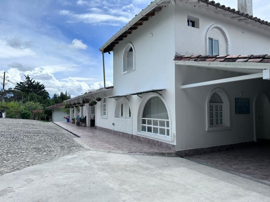 Finca en venta Antioquia La Ceja Ofir 700 m2 Habitaciones 8 Baños 10 Garajes 25 Precio $4000000000