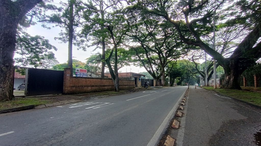 Casa en arriendo Valle Del Cauca Cali Cuarto De Legua - Guadalupe 440 m2 Habitaciones 7 Baños 4 Garajes 10 Precio $20000000