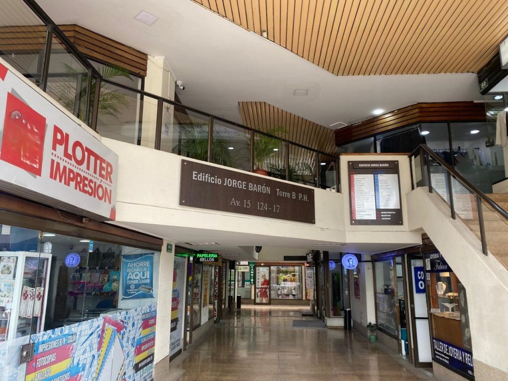 Oficina en venta Cundinamarca Bogotá Santa Barbara Occidental 27 m2 Habitaciones 0 Baños 1 Garajes 2 Precio $270000000