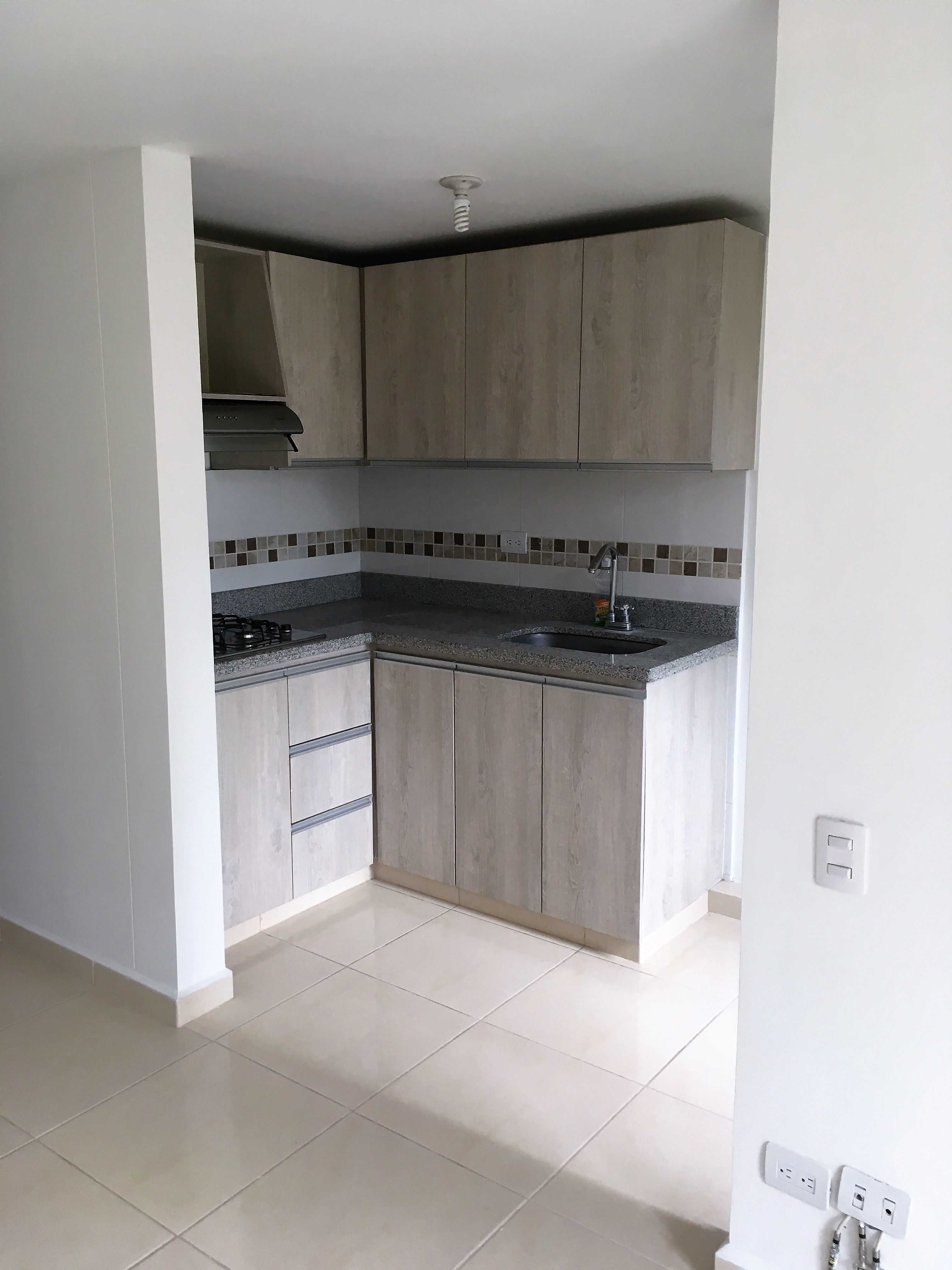 Apartamento en arriendo Antioquia Medellín Naranjitos 58 m2 Habitaciones 3 Baños 2 Garajes 1 Precio $1990000