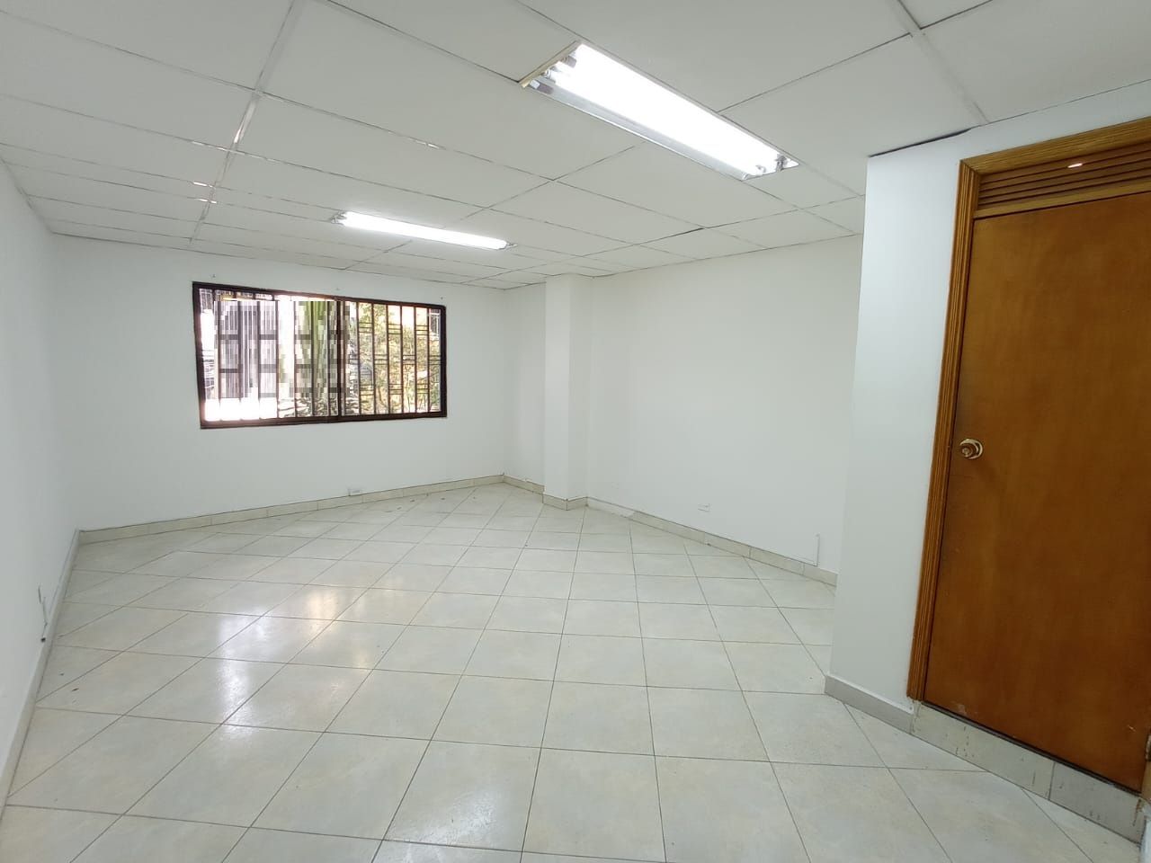 Oficina en arriendo Antioquia Medellín Suramericana 21 m2 Habitaciones 0 Baños 1 Garajes 0 Precio $1150000