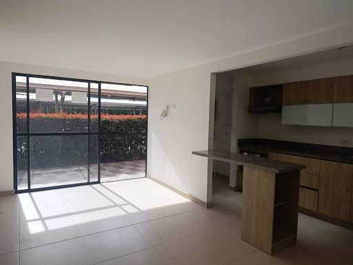 Apartamento en venta Antioquia La Ceja Centro 100 m2 Habitaciones 3 Baños 2 Garajes 1 Precio $480000000