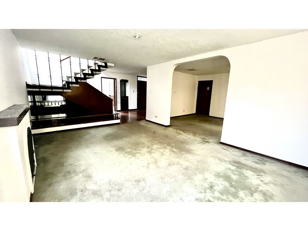 Casa en venta Cundinamarca Bogotá Los Cedritos 215 m2 Habitaciones 5 Baños 4 Garajes 2 Precio $980000000