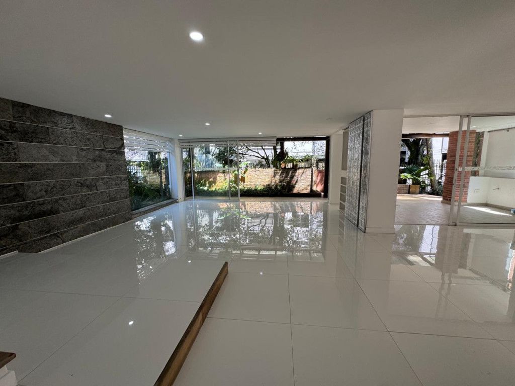 Casa en venta Antioquia Envigado Zúñiga 295 m2 Habitaciones 4 Baños 6 Garajes 4 Precio $1850000000