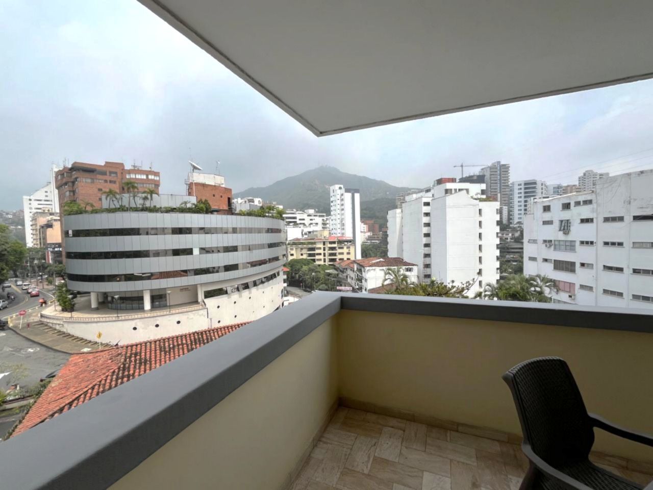 Apartamento en venta Valle Del Cauca Cali Santa Teresita 172 m2 Habitaciones 3 Baños 2 Garajes 2 Precio $750000000