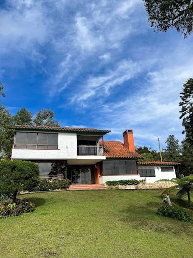 Casa en arriendo Antioquia Rionegro Rionegro 250 m2 Habitaciones 3 Baños 3 Garajes 2 Precio $8000000