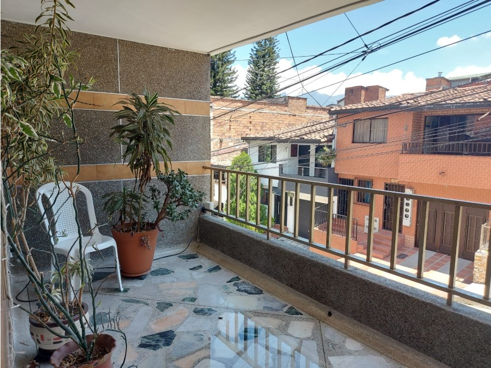 Casa en venta Antioquia Envigado Orense 335 m2 Habitaciones 8 Baños 5 Garajes 1 Precio $1600000000