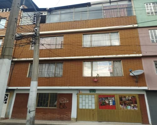 Casa en venta Cundinamarca Bogotá Ciudad Bachué 168 m2 Habitaciones 6 Baños 4 Garajes 0 Precio $400000000