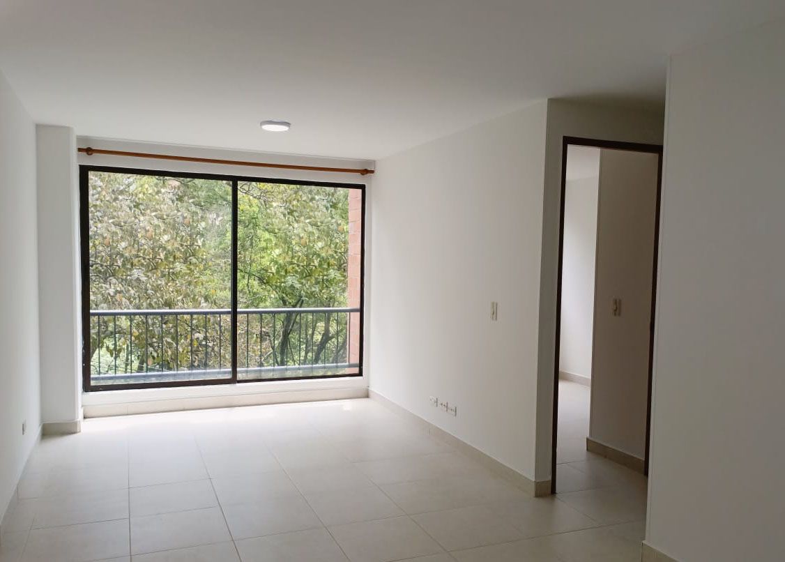 Apartamento en arriendo Antioquia Medellín Loma De Los Bernal 82 m2 Habitaciones 2 Baños 2 Garajes 1 Precio $2750000