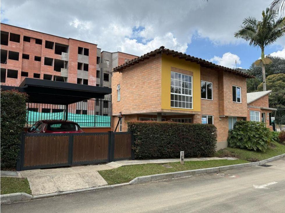 Casa en arriendo Antioquia La Ceja Centro 150 m2 Habitaciones 2 Baños 3 Garajes 1 Precio $2900000