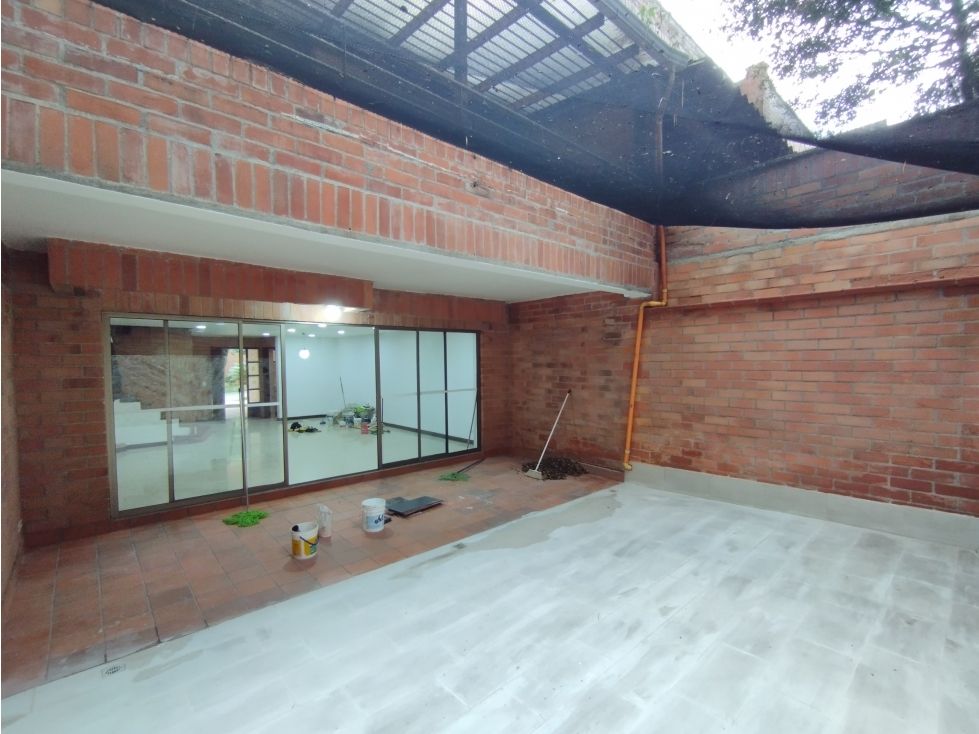 Casa en venta Antioquia Itagüí Ditaires 250 m2 Habitaciones 3 Baños 4 Garajes 2 Precio $1100000000