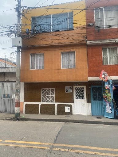 Casa en venta Cundinamarca Bogotá Engativa Centro 230 m2 Habitaciones 7 Baños 3 Garajes 0 Precio $400000000