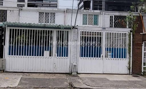 Casa en arriendo Cundinamarca Bogotá La Castellana 103 m2 Habitaciones 8 Baños 4 Garajes 2 Precio $4000000