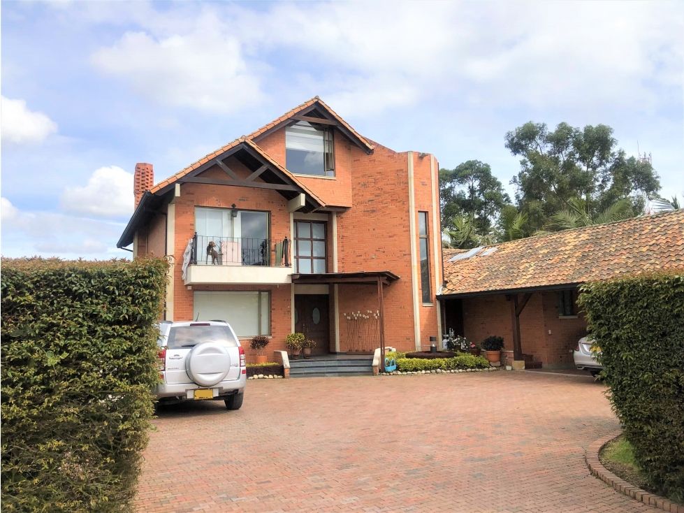 Casa en venta Cundinamarca Chía Cr Santa Clara 421 m2 Habitaciones 4 Baños 4 Garajes 4 Precio $2200000000