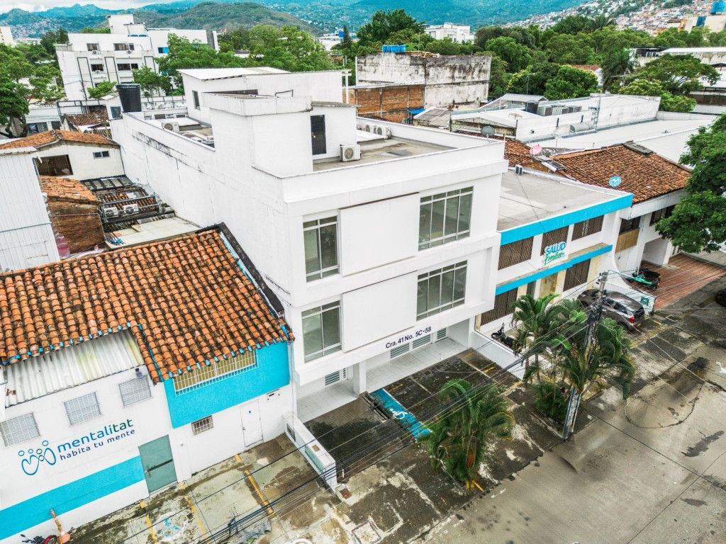 Edificio en arriendo Valle Del Cauca Cali Tequendama 950 m2 Habitaciones 0 Baños 13 Garajes 4 Precio $29000000