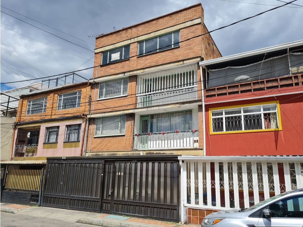Edificio en venta Cundinamarca Bogotá Santa Isabel Sur 551 m2 Habitaciones 14 Baños 6 Garajes 3 Precio $1300000000