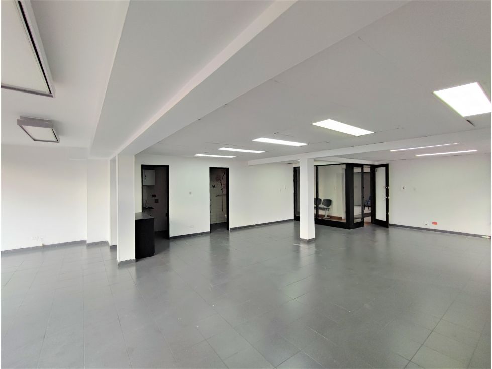 Local en arriendo o venta Cundinamarca Bogotá Marly 65 m2 Habitaciones 0 Baños 2 Garajes 0 Precio venta $600000000 Precio arriendo $4530000