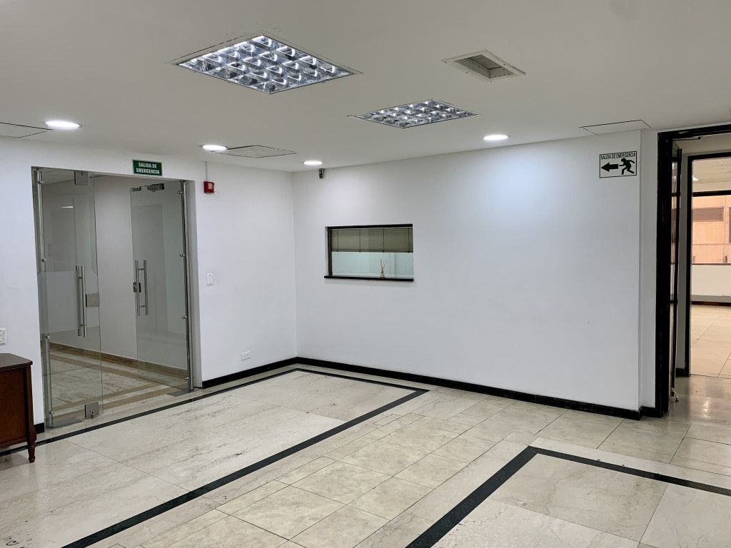 Oficina en arriendo Cundinamarca Bogotá Quinta Camacho 126 m2 Habitaciones 0 Baños 3 Garajes 2 Precio $9503032