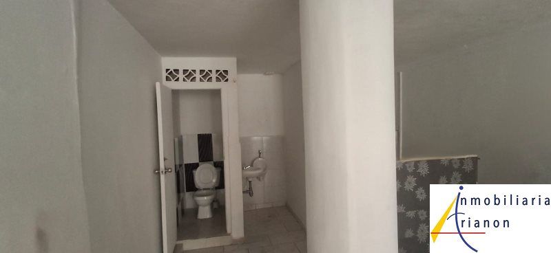 Local en venta Antioquia Medellín Prado 34 m2 Habitaciones 0 Baños 2 Garajes 0 Precio $230000000