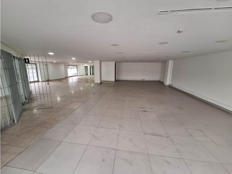 Local en venta Cundinamarca Bogotá San Jose Fontibon 338 m2 Habitaciones 0 Baños 10 Garajes 4 Precio $3030655000