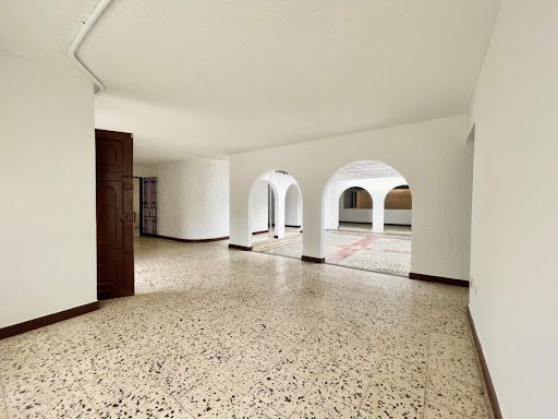 Casa en venta Valle Del Cauca Cali El Gran Limonar 350 m2 Habitaciones 4 Baños 4 Garajes 1 Precio $950000000