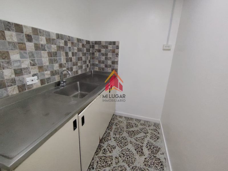 Oficina en arriendo o venta Antioquia Envigado Zona Centro 75 m2 Habitaciones 0 Baños 2 Garajes 0 Precio venta $600000000 Precio arriendo $2600000